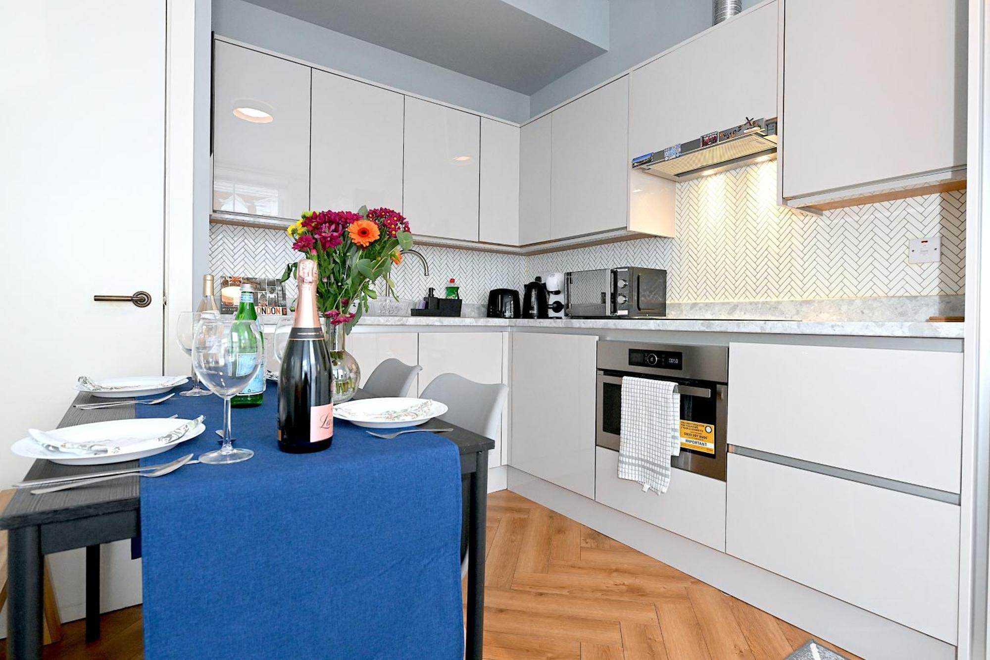1 Bedroom Flat In Wood Green Piccadilly Line London Bagian luar foto