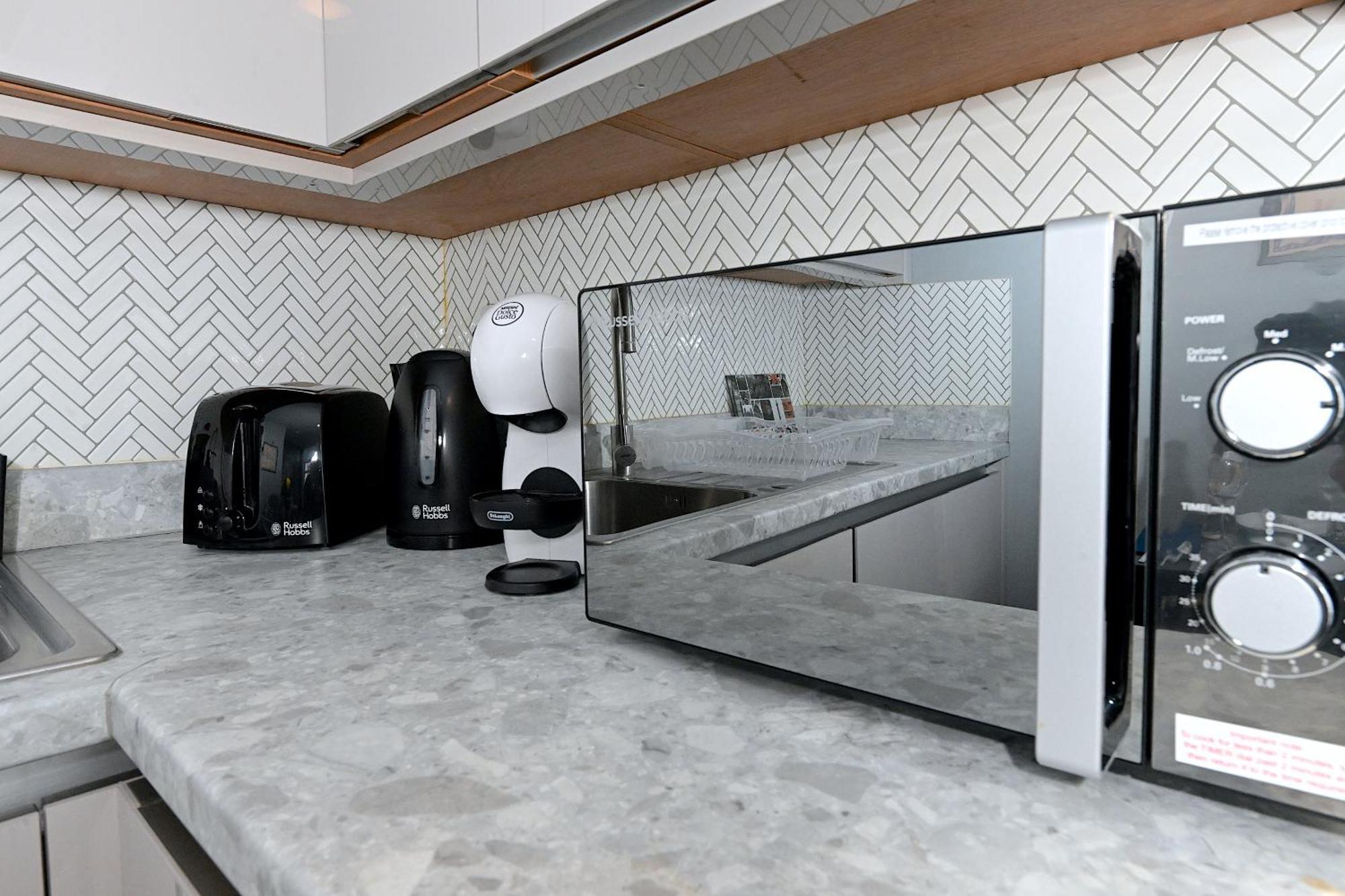 1 Bedroom Flat In Wood Green Piccadilly Line London Bagian luar foto